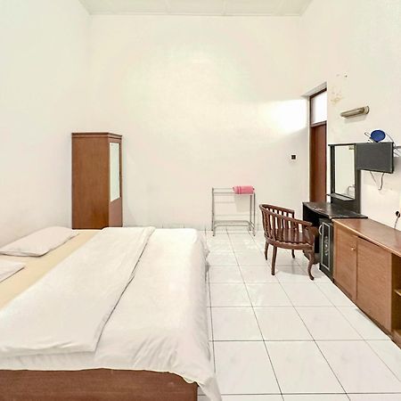 Hotel Dewi Sri Redpartner Yogyakarta Exterior foto