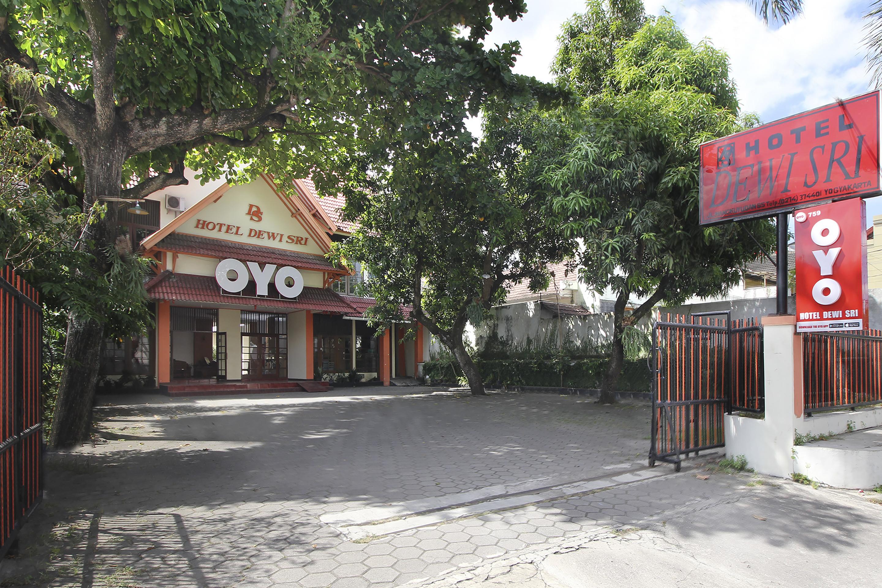 Hotel Dewi Sri Redpartner Yogyakarta Exterior foto