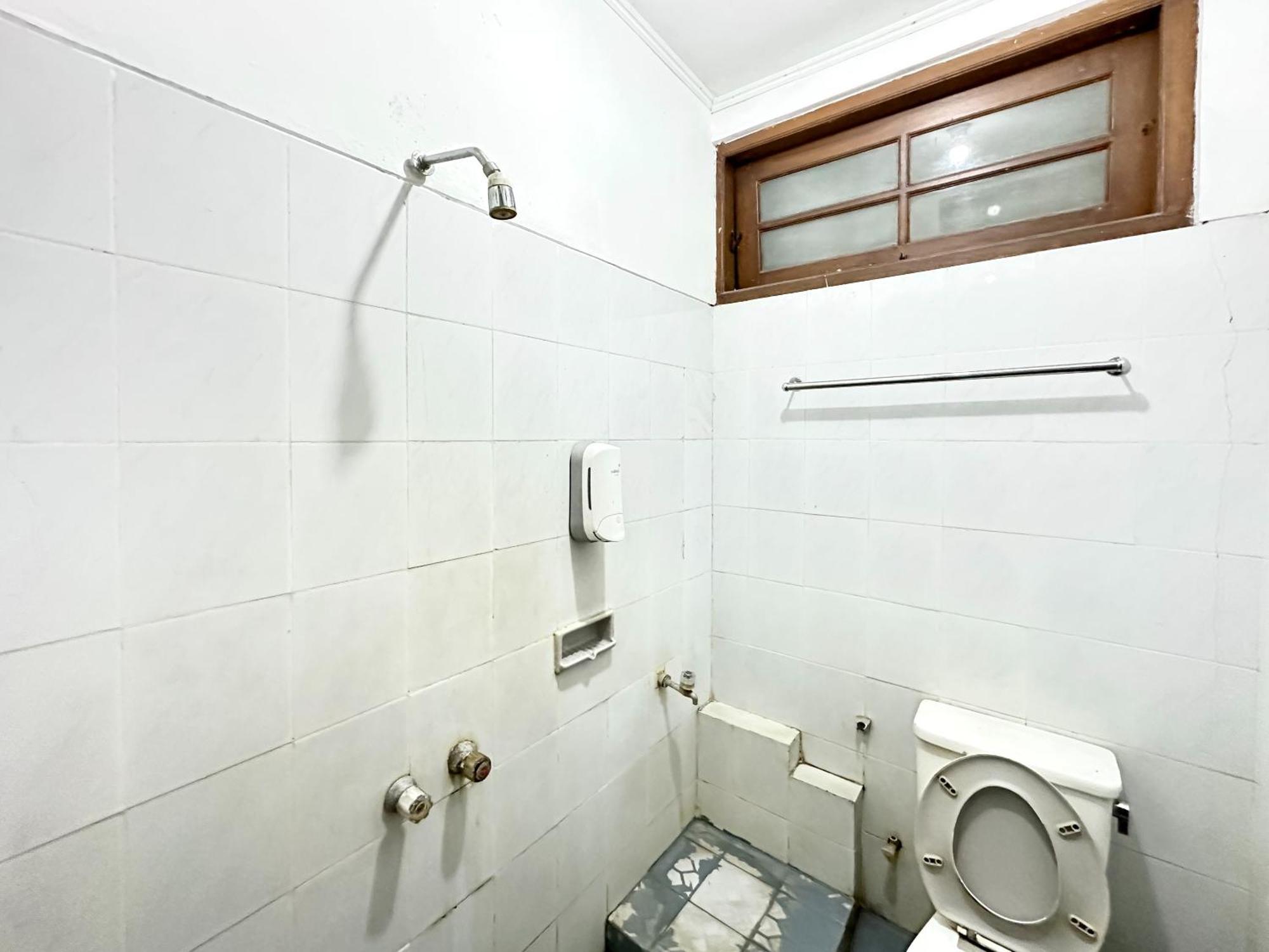 Hotel Dewi Sri Redpartner Yogyakarta Exterior foto