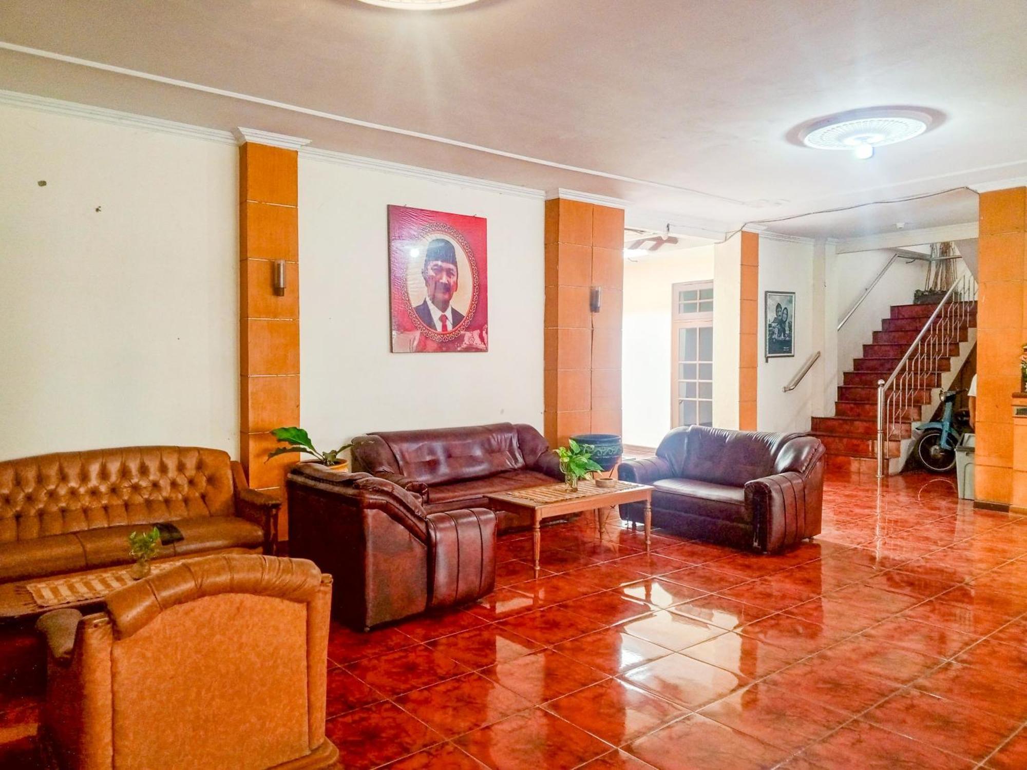 Hotel Dewi Sri Redpartner Yogyakarta Exterior foto