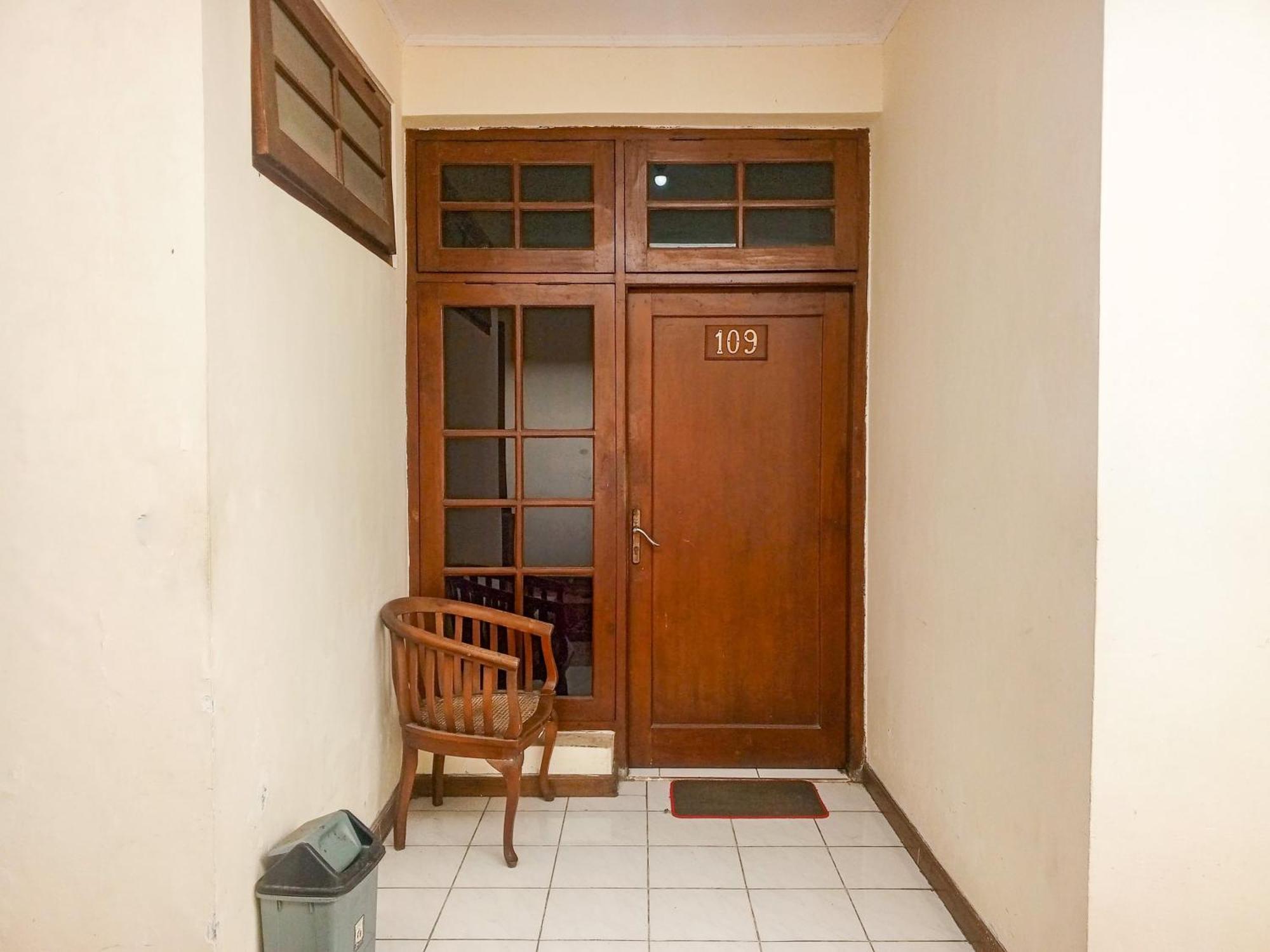 Hotel Dewi Sri Redpartner Yogyakarta Exterior foto